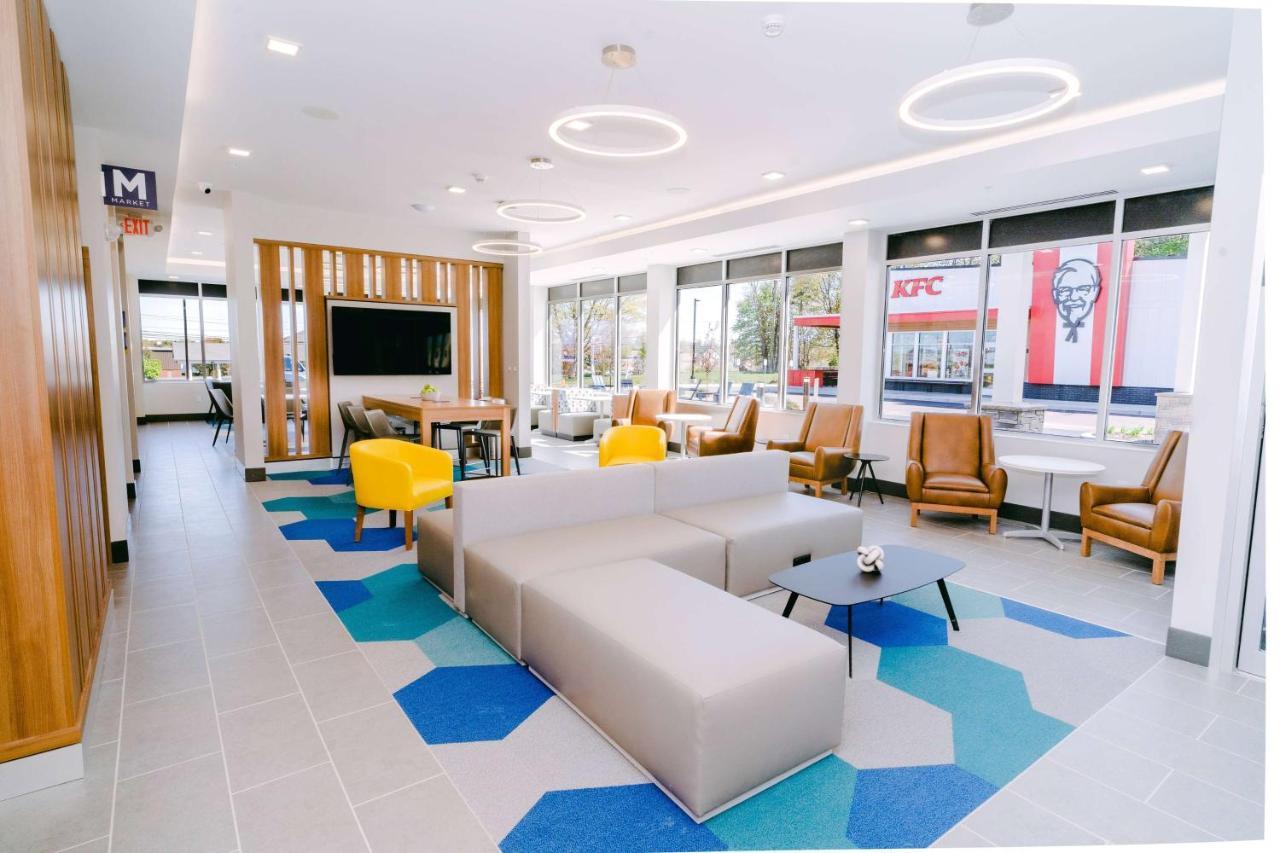 Microtel Inn & Suites By Wyndham Macedon Exterior foto