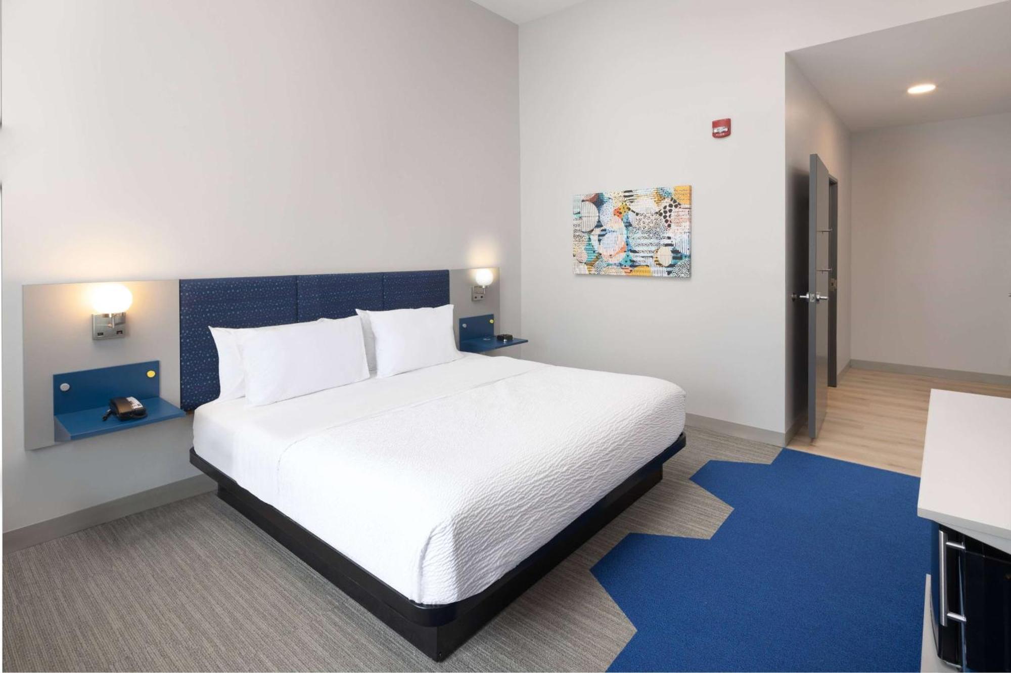 Microtel Inn & Suites By Wyndham Macedon Exterior foto