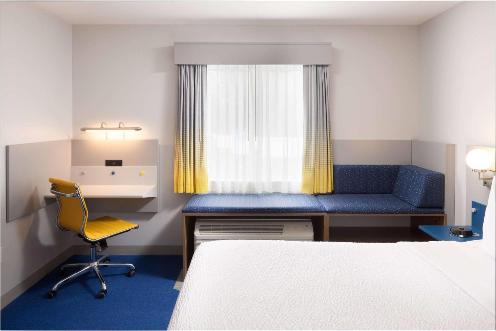 Microtel Inn & Suites By Wyndham Macedon Exterior foto