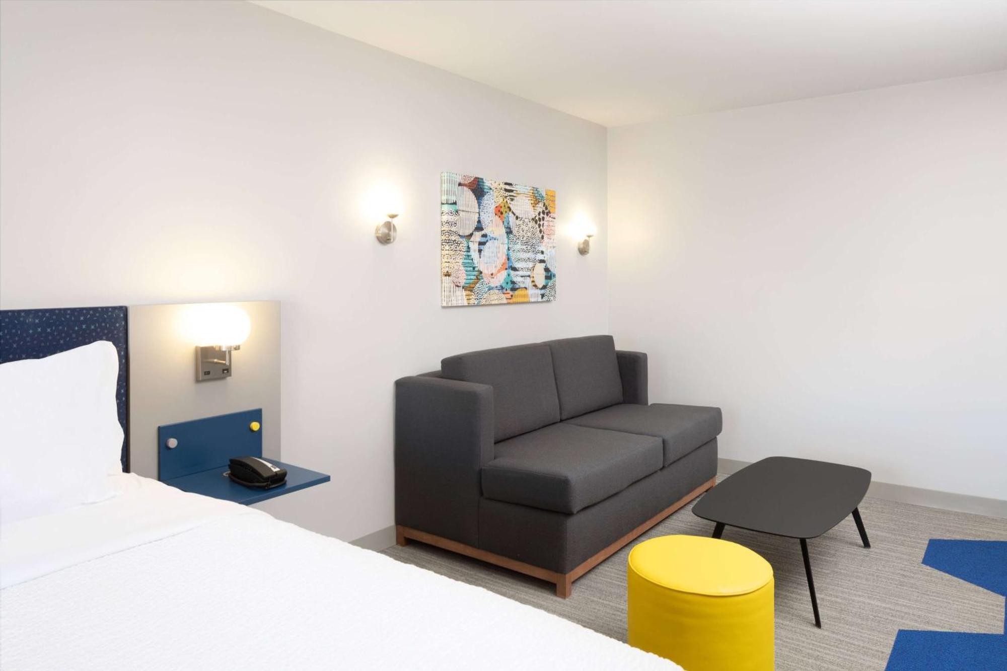 Microtel Inn & Suites By Wyndham Macedon Exterior foto